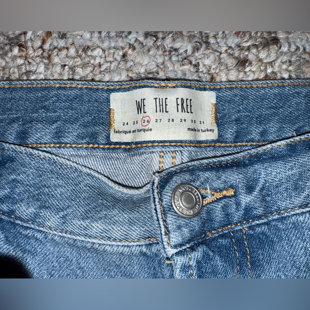 We The Free Light Blue Denim Jeans Maggie mid rise size 26 - Picture 6 of 11